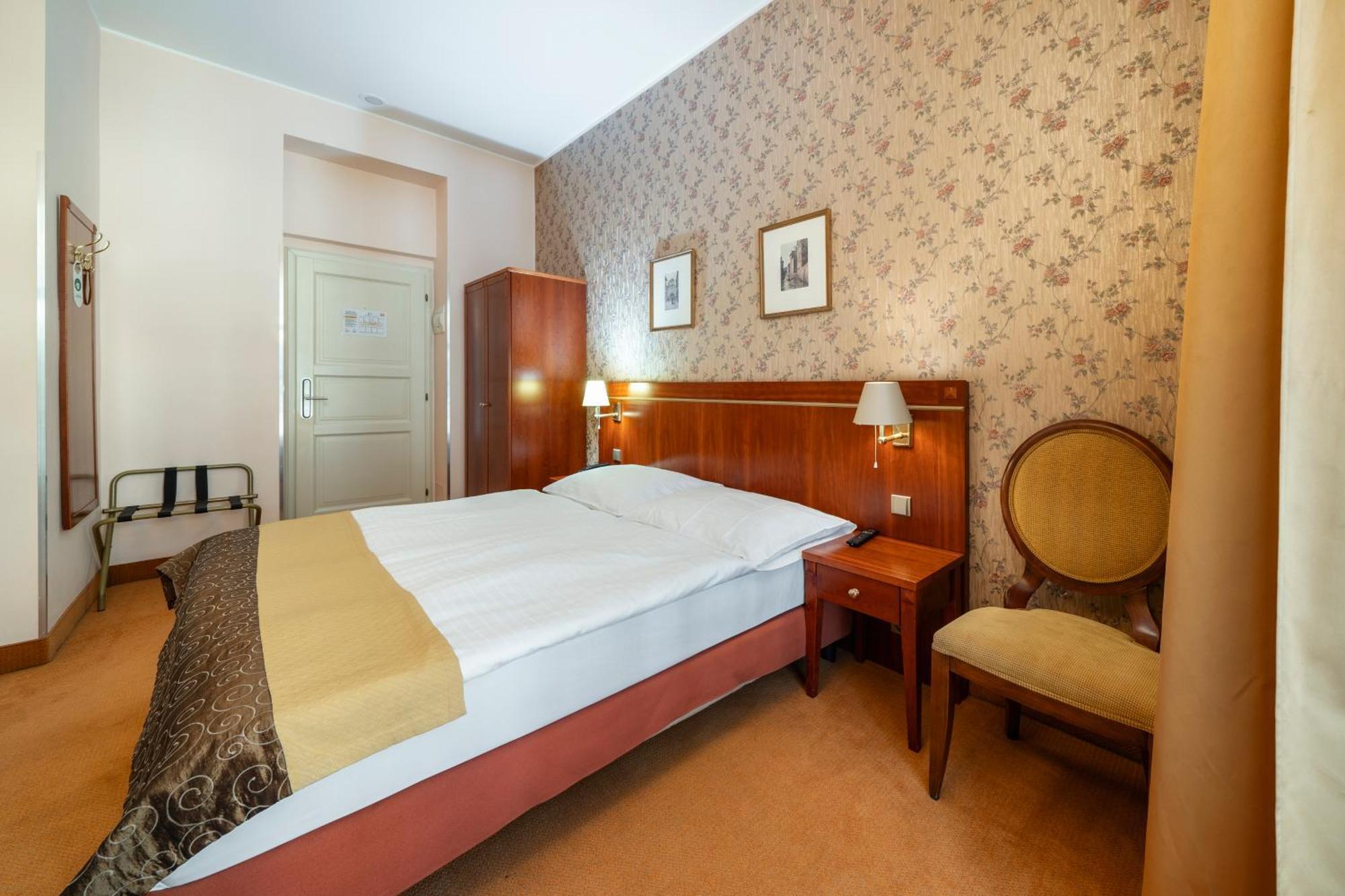 Hotel Raffaello Prague Luaran gambar